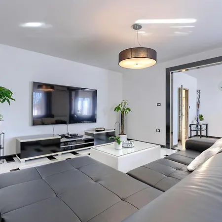 Elli By Interhome Tinjan