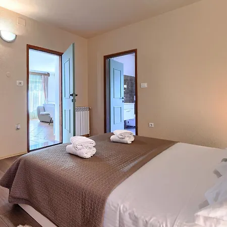 Elli By Interhome וילה Tinjan