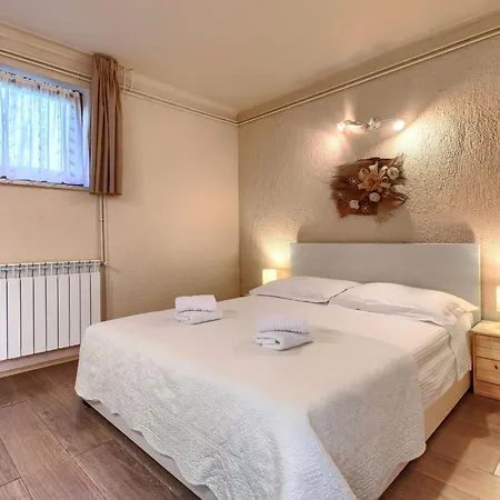 Elli By Interhome Tinjan