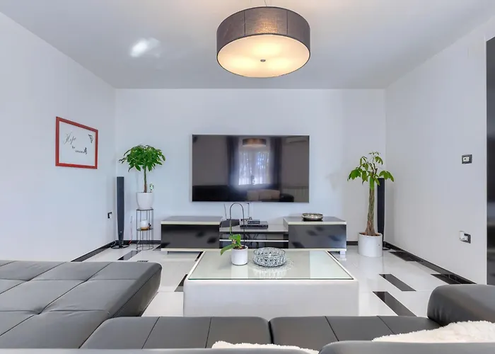 Elli By Interhome * Tinjan